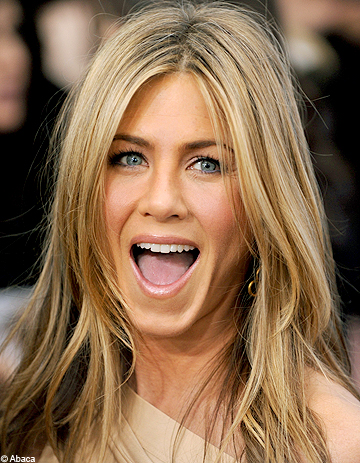 quel maquillage utilise jennifer aniston