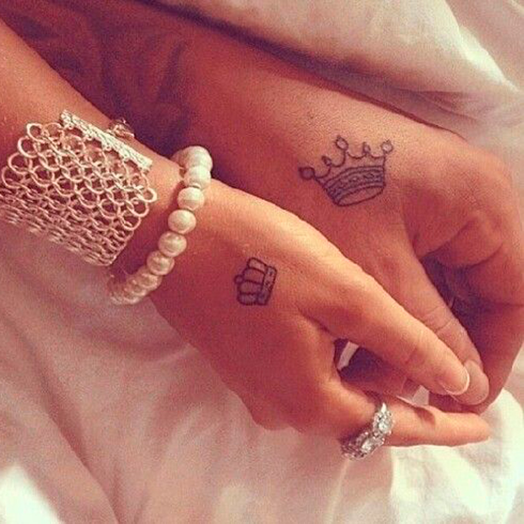 Tatouage couple couronne