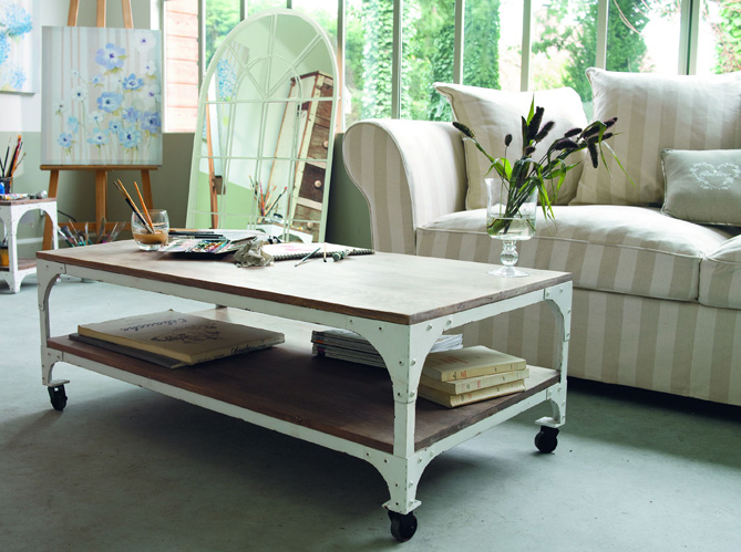 Un Beau Meuble Comme Cadeau De No?l Elle D?coration Table Basse Blanche Avec Rangement Pour Bar Integre ~ Un Beau Meuble Comme Cadeau De No?l Elle D?coration