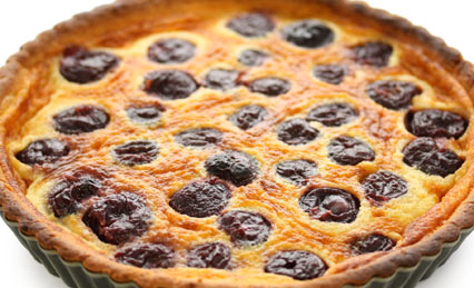 Clafoutis Aux Pruneaux Pour Personnes Recettes Elle Table