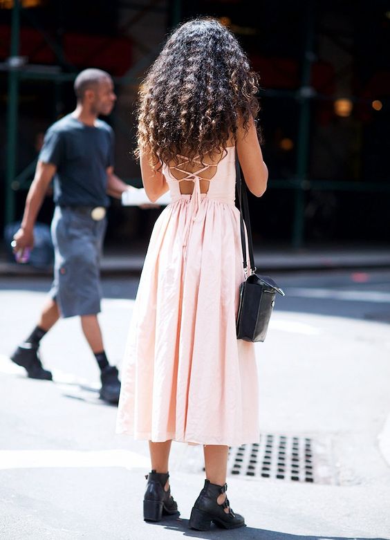 quelle chaussure avec robe rose pale