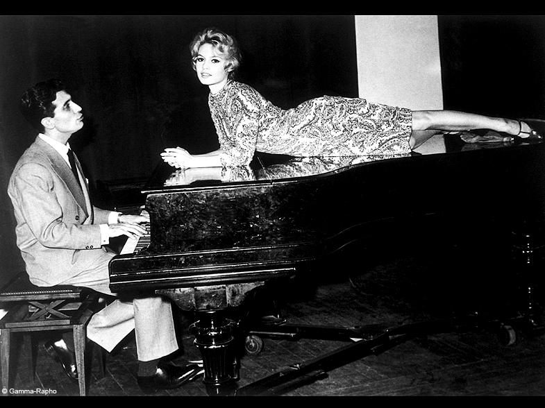 Gilbert Bécaud* Gilbert Becaud·/ Tsai Chin - A Little Love And Understanding / Ding Dong Song Gilbert Bécaud* Gilbert Becaud·/ Tsai Chin - A Little Love And Understanding / Ding Dong Song